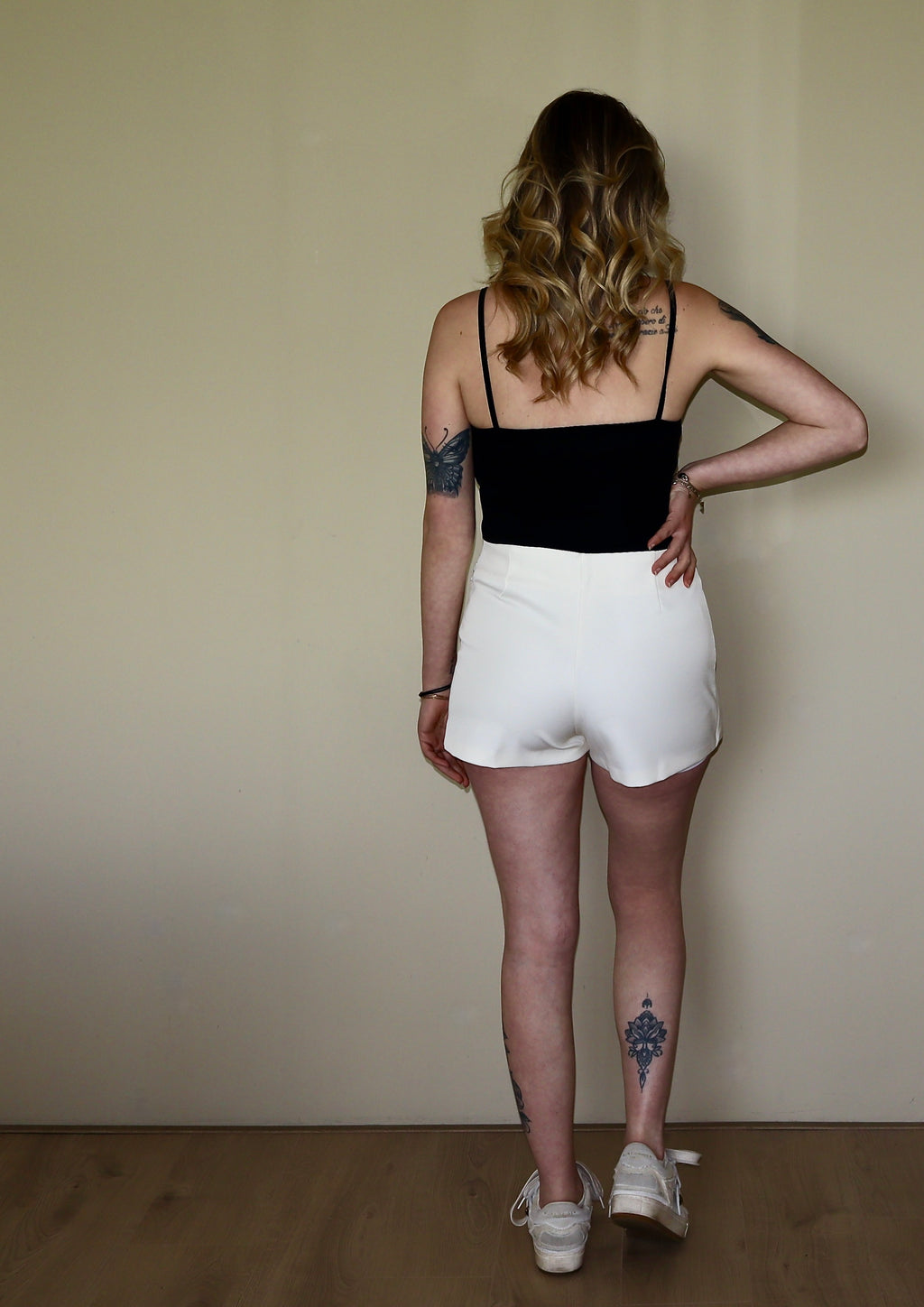 Buckle skort crème